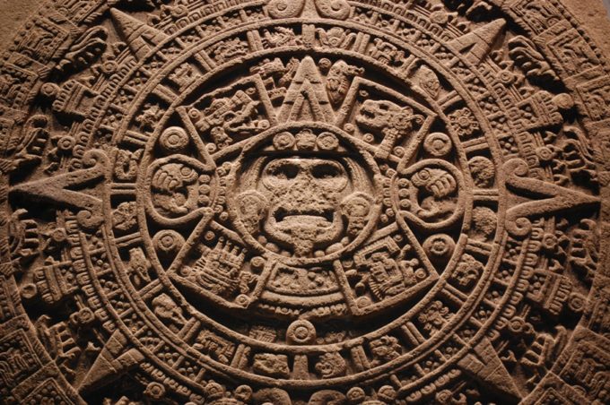 Piedra_del_Sol._Museo_Nacional_de_Antropología,_México._MPLC_02